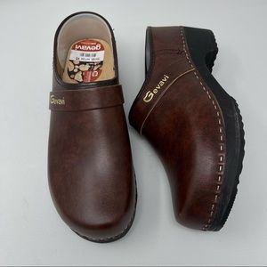 Gevavi Denver Antiek Leather Wooden Clogs Like New size 45